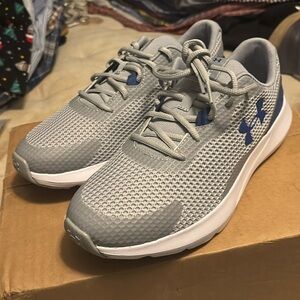 Mens Under Armour Surge shoes.